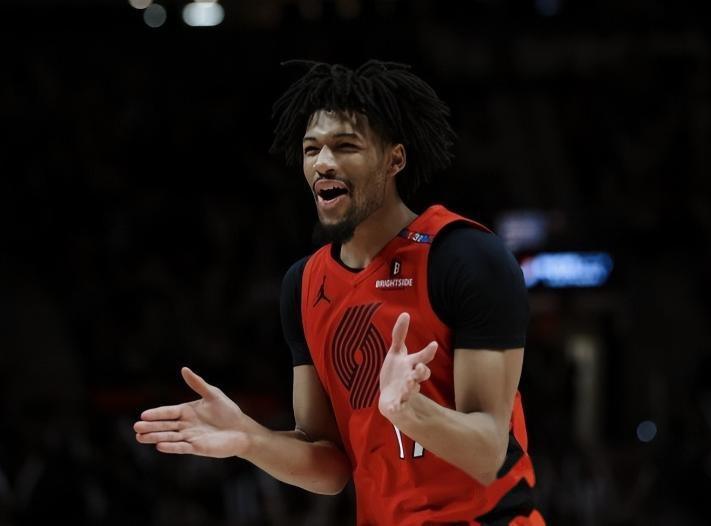 开云体育-RNG带队取胜！，巴特勒重要时刻刷新纪录热度持续攀升-开云体育